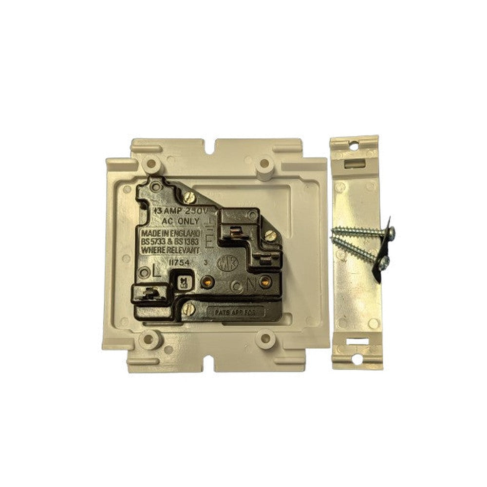 MK 1953 WHI Non Standard Plug-on Powerlink Busbar Switched Sockets Stickers Inc